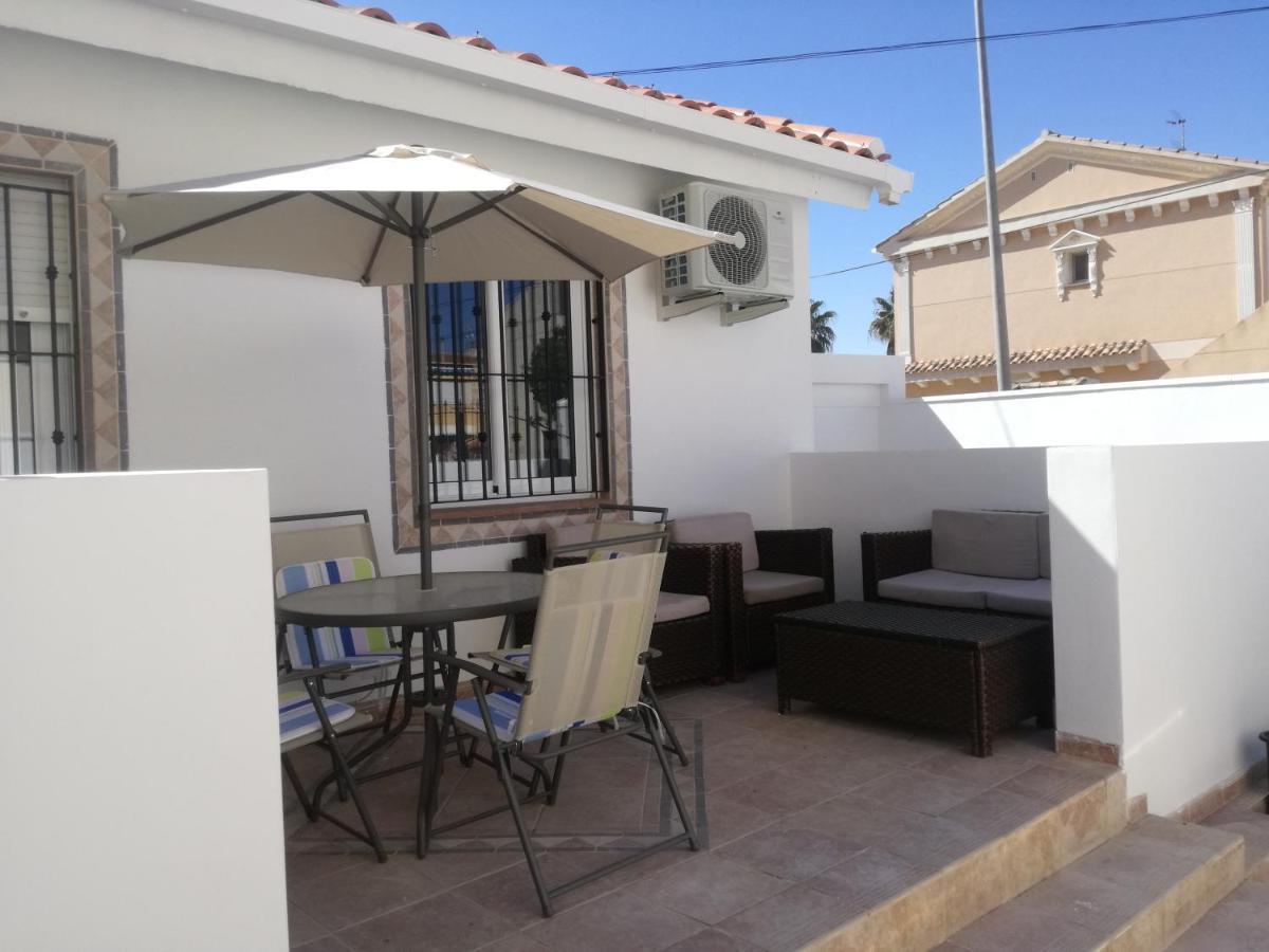 2 Bedroom Newly Renovated Bungalow Close To Bars & Restaurants Los Alcazares Ngoại thất bức ảnh