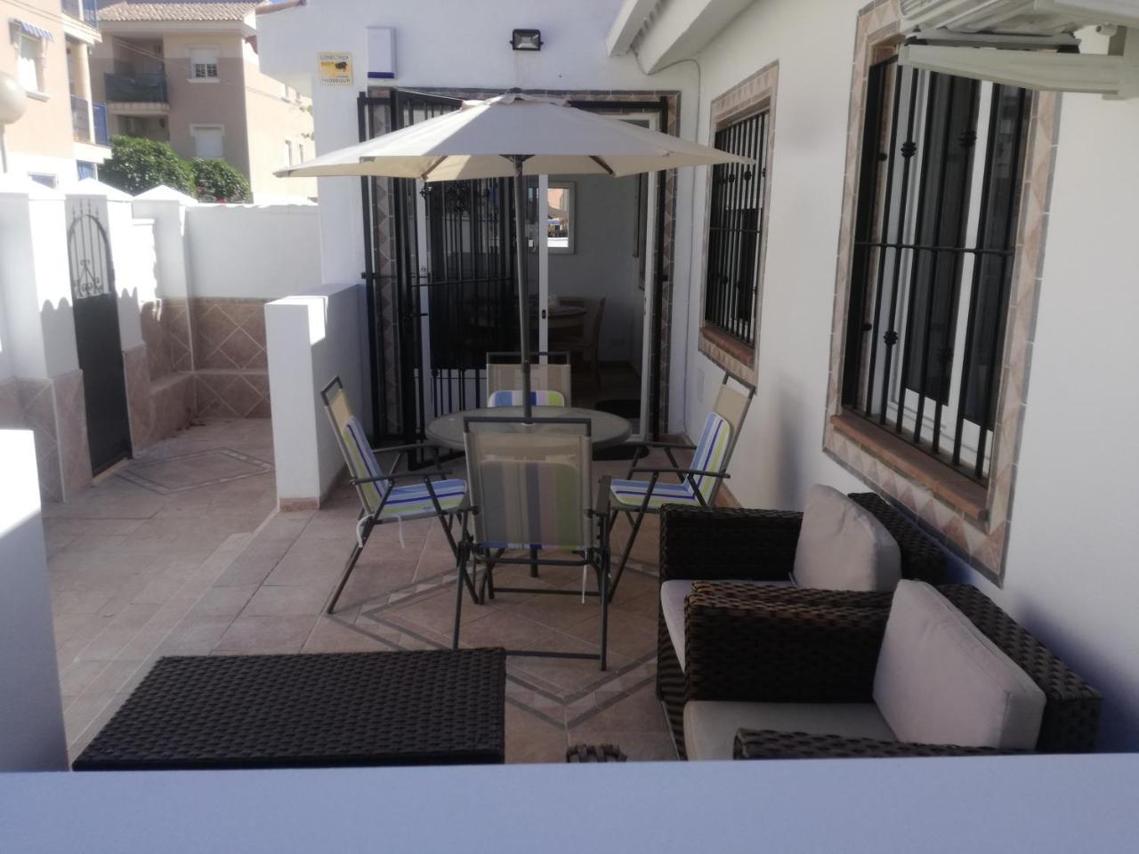 2 Bedroom Newly Renovated Bungalow Close To Bars & Restaurants Los Alcazares Ngoại thất bức ảnh