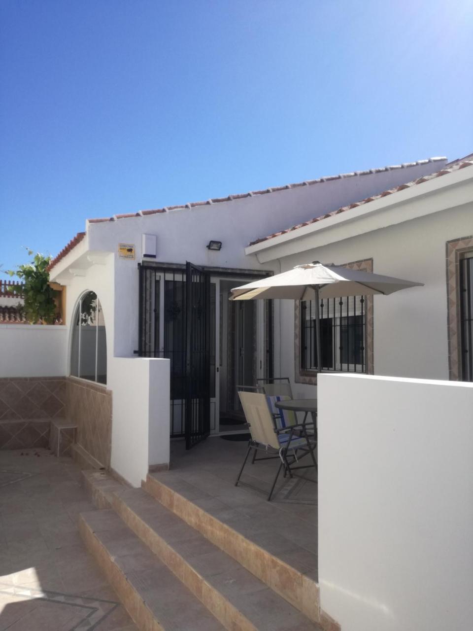 2 Bedroom Newly Renovated Bungalow Close To Bars & Restaurants Los Alcazares Ngoại thất bức ảnh